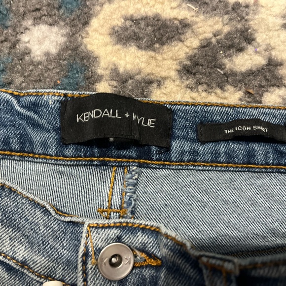 Custom rhinestones fringe jean shorts. Perfect for summer festivals! - Picture 5 of 8